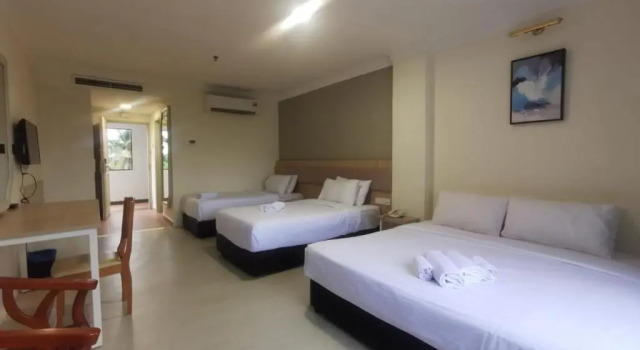 Четырёхместный номер Superior SWISS AVENUE HOTEL