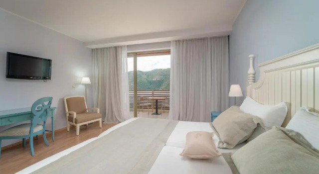 Номер Deluxe San Nicolas Resort Hotel