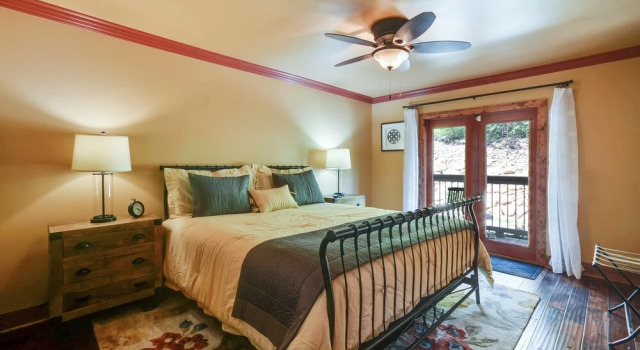 Mossy Brook - 6 Br home by RedAwning