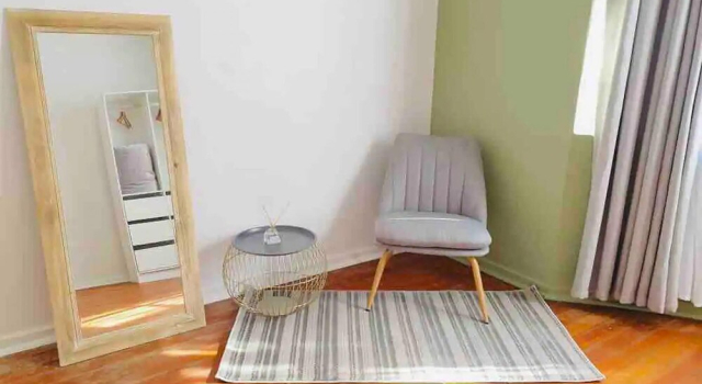 Apartment Contemporary 2 bed in Suburbs - 2080