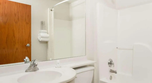 Четырёхместный номер Standard Microtel Inn & Suites by Wyndham Salt Lake City Airport