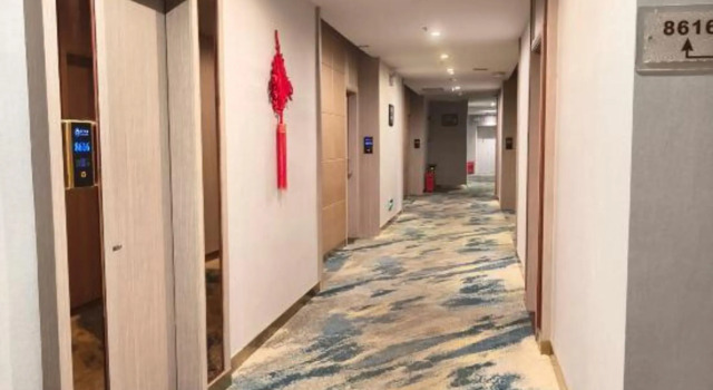 Yuefeng Hotel, Rezerwuj Hotel Hotele w Shenzhen z parkingiem, Parking