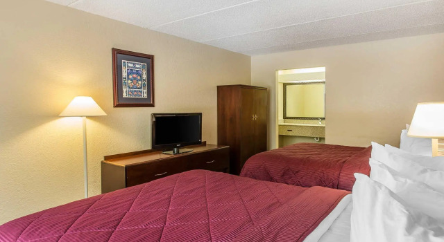 Четырёхместный номер Standard Quality Inn & Suites Easley - Greenville