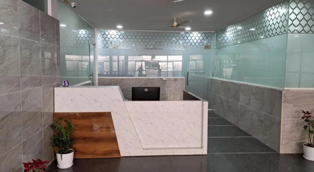 The Balcony Hotel, Rezerwuj Hotel Hajdarabad 