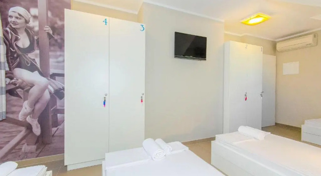 Кровать в общем номере Hostel Dvor
