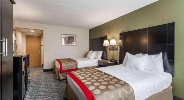 Четырёхместный номер Business Ramada by Wyndham Newburgh/West Point