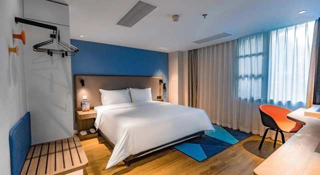 Двухместный номер Standard Holiday Inn Express Shantou City Center