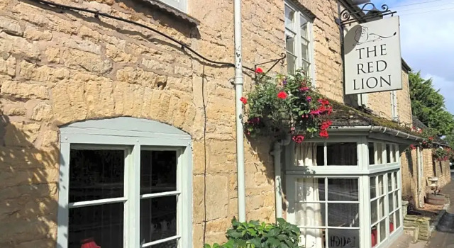 The Red Lion Inn, Забронировать Отель  