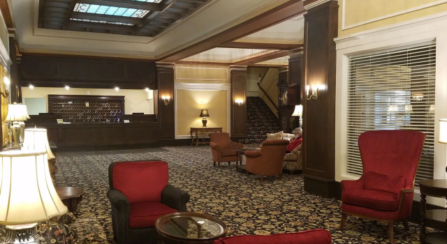 Astor Hotel, Rezerwuj Hotel Hotele w Milwaukee z parkingiem, w pobliżu Marcus Center, Parking