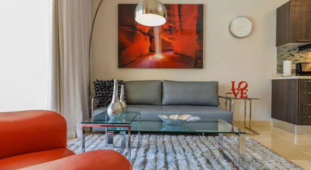 Luxury 1BR Condo Great Location Amenities, Varaa Hotelli Hotellit Palm Beach. pysäköinnillä, Pysäköinti