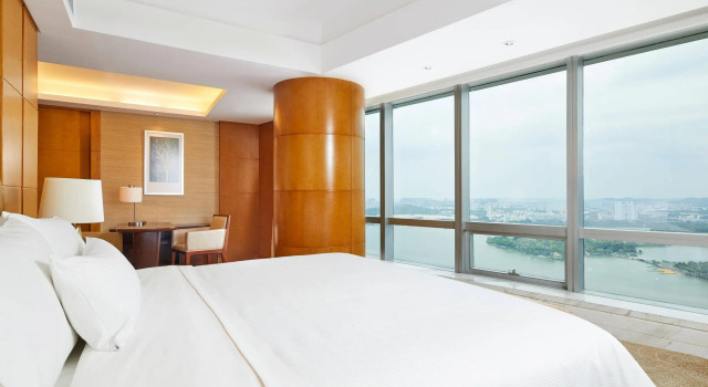 Двухместный люкс Hospitality c 1 комнатой The Westin Nanjing Xuanwu Lake