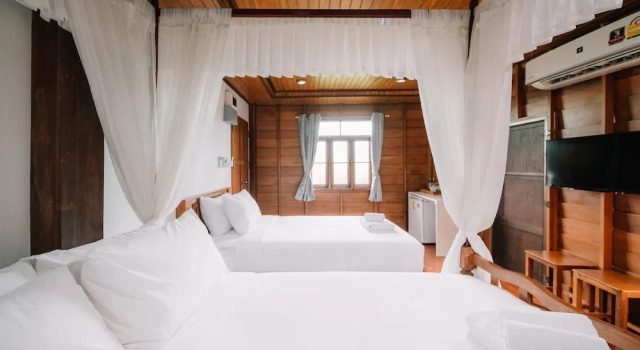 Трёхместный номер Superior с балконом и с видом на сад Sukhothai Garden