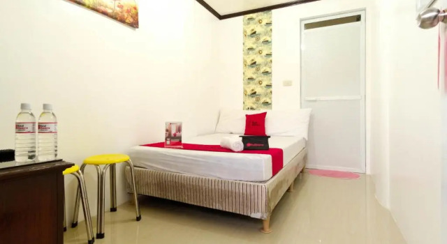 RedDoorz @ Prince JB Beach Resort Zambales - Vaccinated Staff, Забронировать Курортный отель  