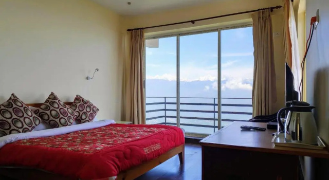 Двухместный номер Deluxe с балконом и с видом на горы Hotel Green Valley Nagarkot