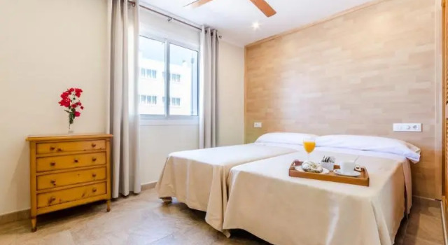 Четырёхместные апартаменты с 2 комнатами с балконом Apartamentos Blancala