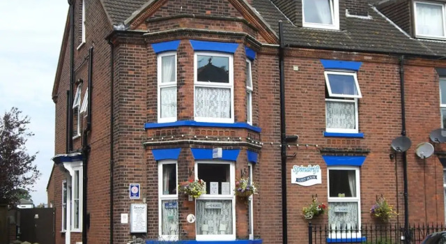Spindrift Guest House - Adults Only