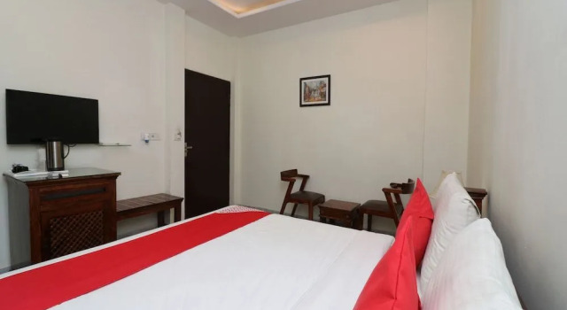 OYO 27759 Hotel Rajputana, Забронировать Отель Отели штата Раджастхана с парковкой, Парковка