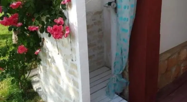 Apartments Niv - 30 m from beach