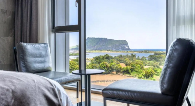 Люкс с видом на море The Island Marina Resort