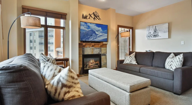 Номер Standard с балконом Unequalled Ski in Out, Next to Gondola, Sundial hotel room, Pool, Hot tub, Condo Nast Winner C316A