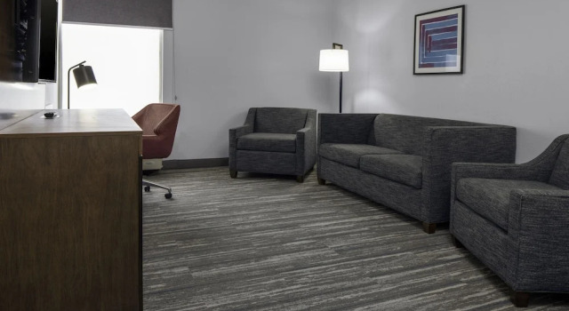 Двухместный люкс Hampton Inn by Hilton Concord/Bow