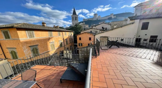 Апартаменты Duomo Apt With Spectacular Terrace - sleeps 6