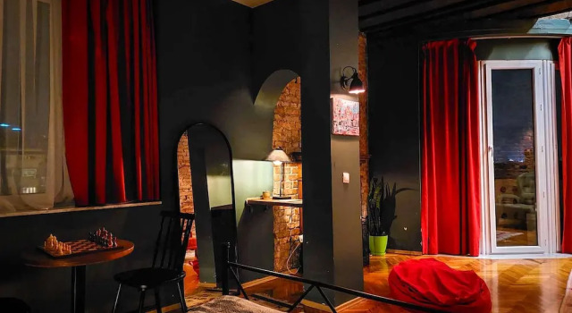 Prishtina Center Hostel, Забронировать Хостел Хостелы Приштина, рядом с National Theatre of Kosovo, Хостел