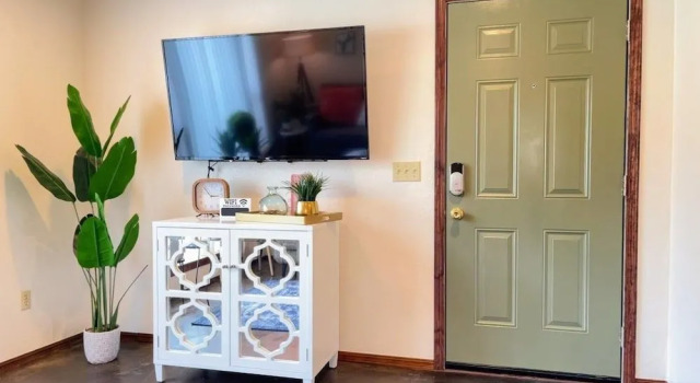 OU-2 Bedroom 1 bath next OU, Prenota Hotel Norman Oklahoma