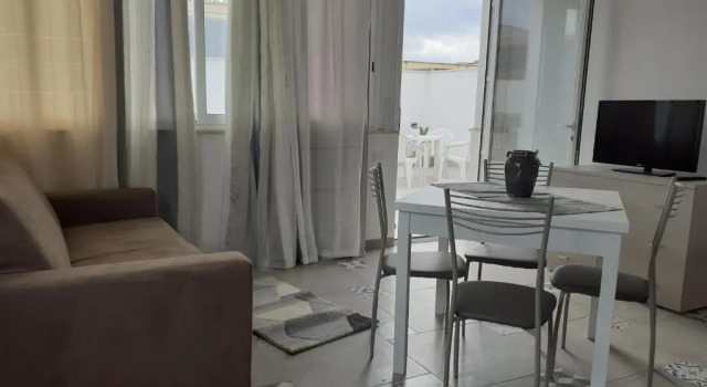 Mansarda con terrazza a 50 metri dal mare, Buchen Sie Ferienwohnung Hotels in Sizilien mit Parkplatz, Parkplätze
