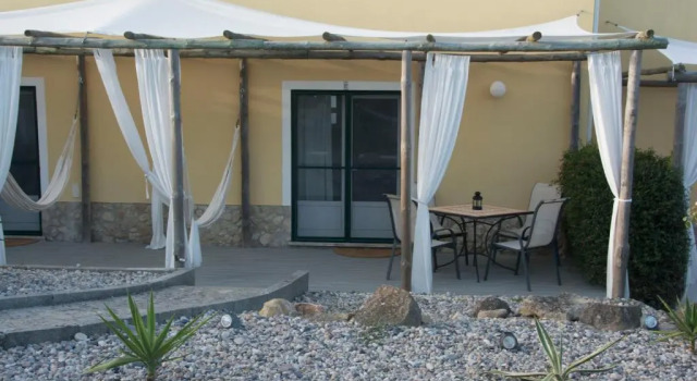 Апартаменты The Fig Boutique Suites