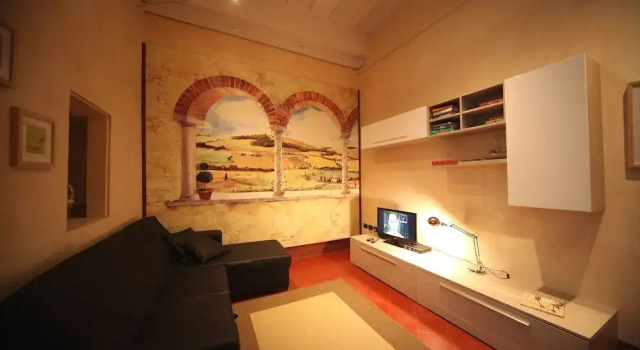 Close to The Duomo Tidy 1BD Apt