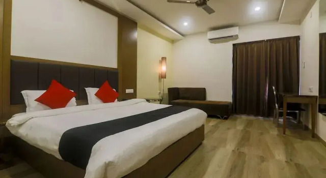 Club Nirvana by OYO Rooms, Varaa Hotelli 3 tähden hotellit kohteessa Assam, 3*