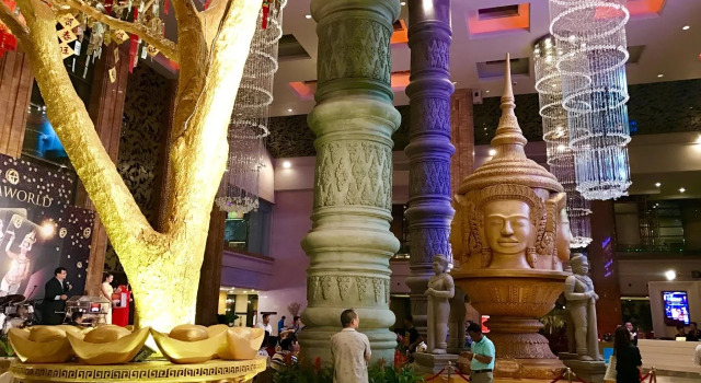 NagaWorld Hotel & Entertainment Complex, Забронировать Отель Отели Муниципалитета Пномпеня 5 звезд, рядом с Samdech Hun Sen Park, 5*
