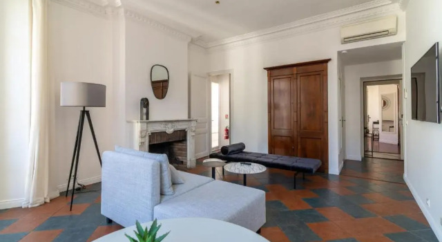 La Guitare 33 - Nice And Spacious 1br Apartment in Center of Cannes, Right Behind Grand Hotel