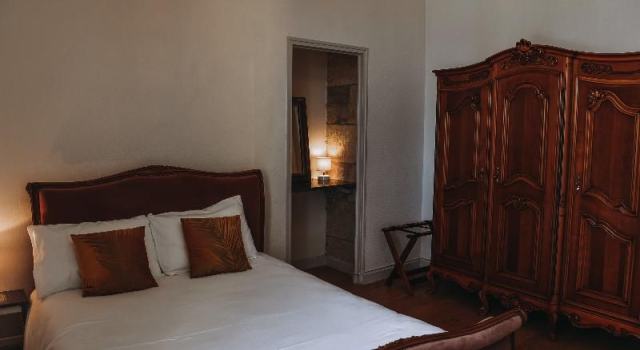 Chateau de Mons en Armagnac, Book Hotel Caussens Gers