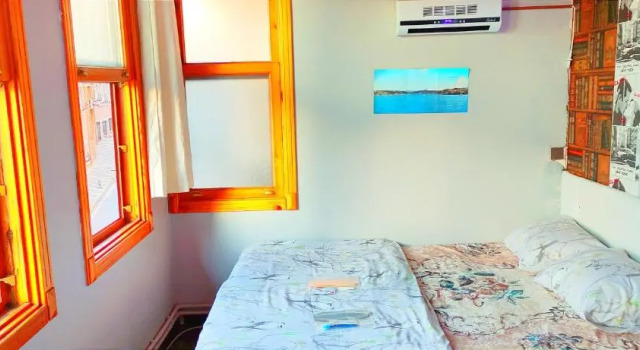 Кровать в общем номере Sweet Home Kadikoy