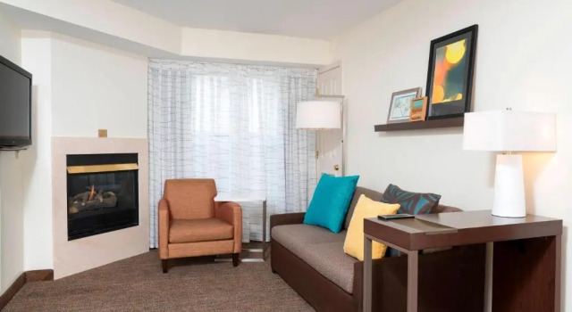 Четырёхместный люкс с 2 комнатами Residence Inn by Marriott Grand Rapids West