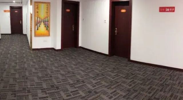 Pod Inn Hotel (Shanghai Chongming Renmin Road Bayi Pedestrian Street), Book Hotel Hotels in Shanghai Area with Parking, Parking
