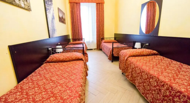 Четырёхместный номер Standard Funny Palace Hostel