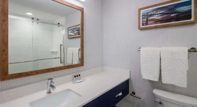 Четырёхместный номер Standard Aiden by Best Western Cape Cod - West Yarmouth