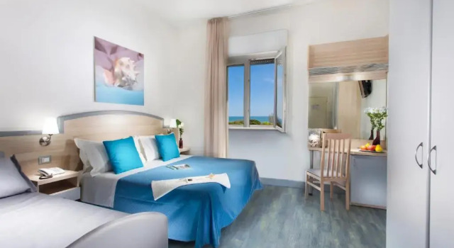 Трёхместный номер Standard Hotel Beau Soleil