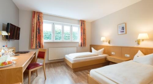Hotel Neuwirt, Varaa Hotelli Hotellit Baijeri pysäköinnillä, Pysäköinti