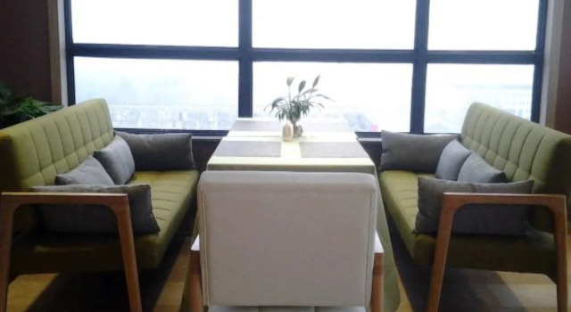 Atour Xian Yanta Hotel