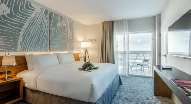 Номер Standard с балконом и oceanfront B Ocean Resort Fort Lauderdale Beach