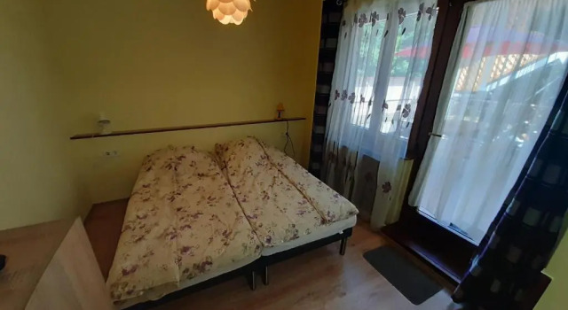 Gyopár Gyöngye Apartmanház, Забронировать Отель Gyopárosfürdő Орошхаза