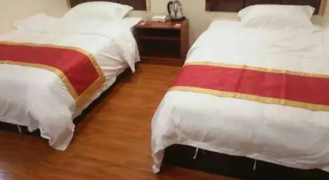 Xintian Business Hotel, Prenota Hotel Ziyang Sichuan