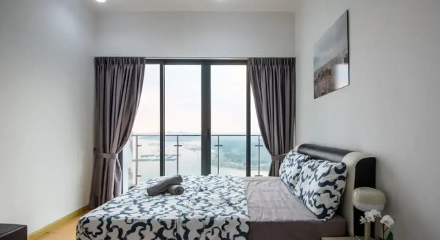 Chic 3BR in Danga Bay With Water Views & Parking, Varaa Huoneisto Hotellit Johor pysäköinnillä, Pysäköinti