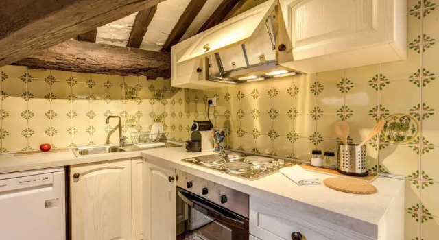 Trevi Fountain Elegant Two Bedrooms, Забронировать Отель Треви Рим, рядом с Посольство США в Риме
