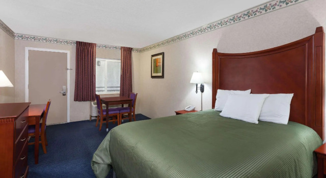 Двухместный номер Travelodge Orange County Airport  Costa Mesa