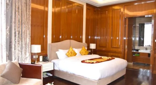 Семейный люкс Deluxe Yinji Huangdi Palace Yu Hot Spring Hotel (Animal Kingdom)